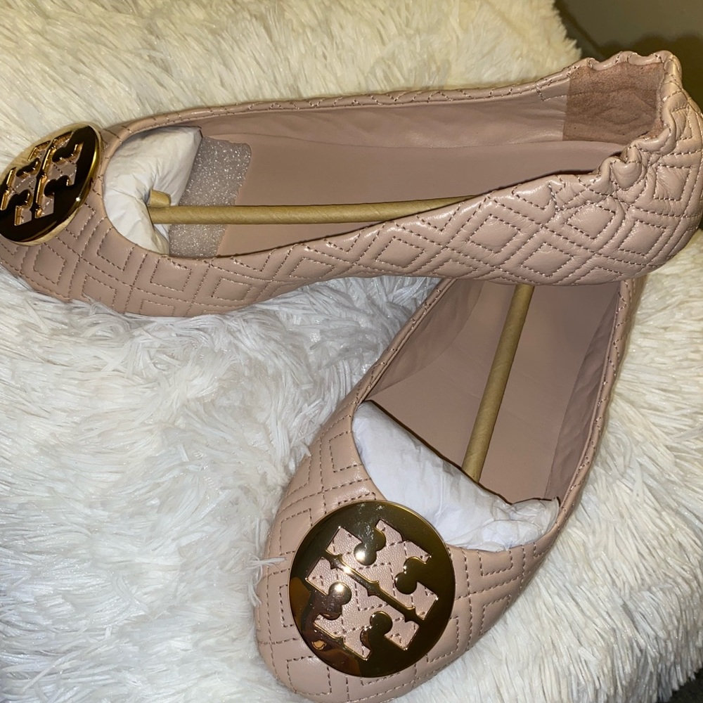 NIB Tory Burch Minnie Travel!